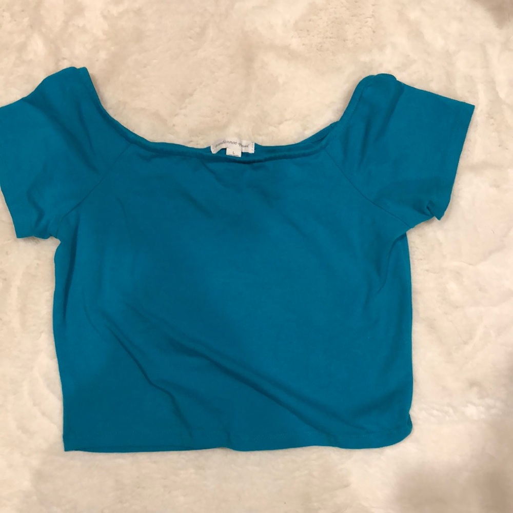 Real scoop neck crop top